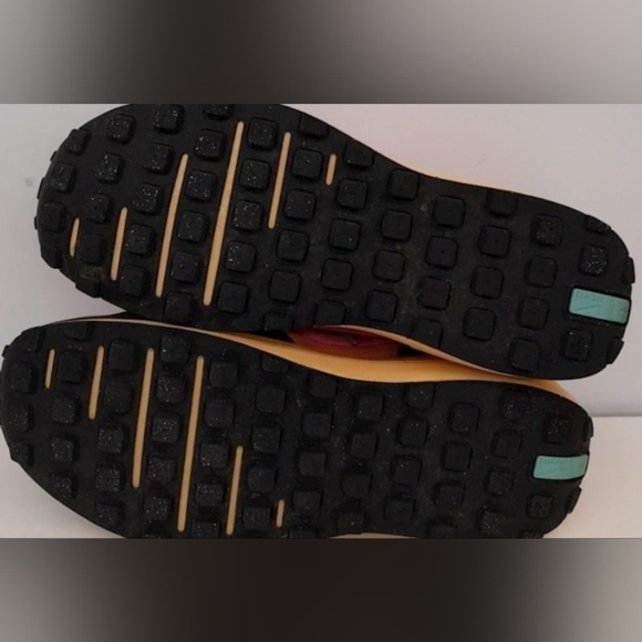 Nike Waffle One "Active Fuchsia" Sneakers Size 8 Like New MSRP 100  - Picture 5 of 7